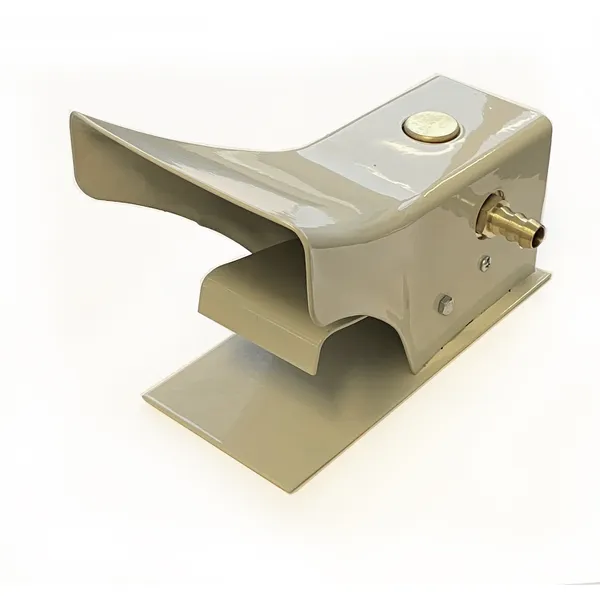 Fotstyring for sandblåsekabinett