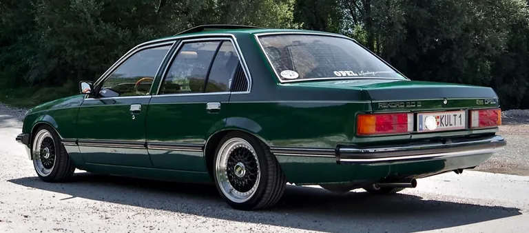 Senkesett Opel Rekord E2 Sedan