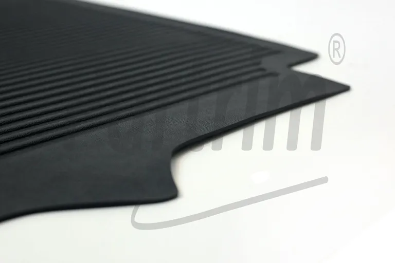 MERCEDES W123 TRUNK GUMMI