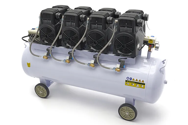 Stillegående kompressor, 7 hk./200l.